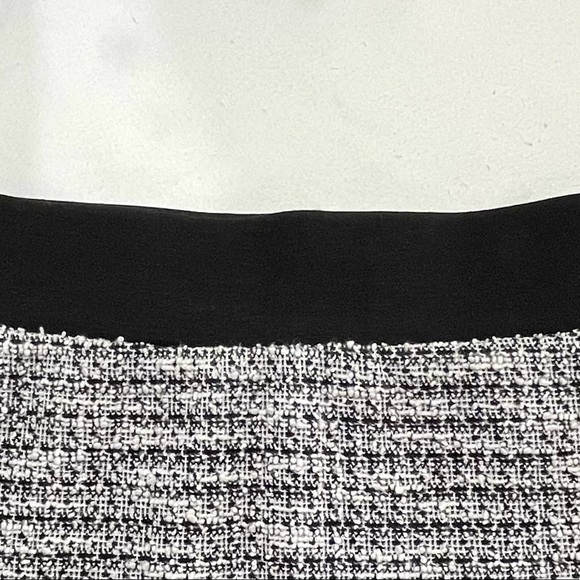 LIZ CLAIBORNE FLARE SKIRT, SIZE 6 - Picture 3 of 4